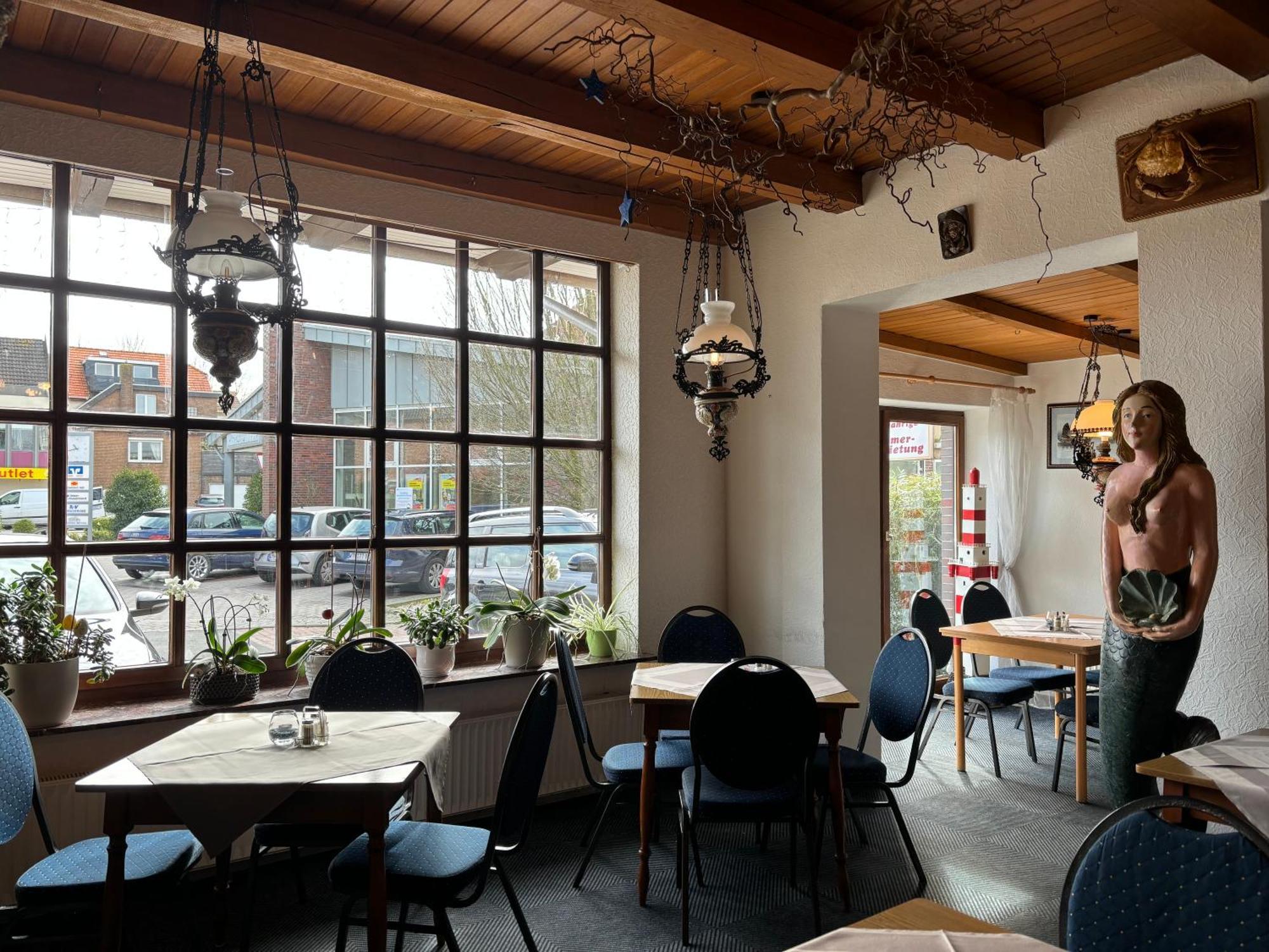 Hotel-Restaurant Cafe Caro Carolinensiel Exteriör bild