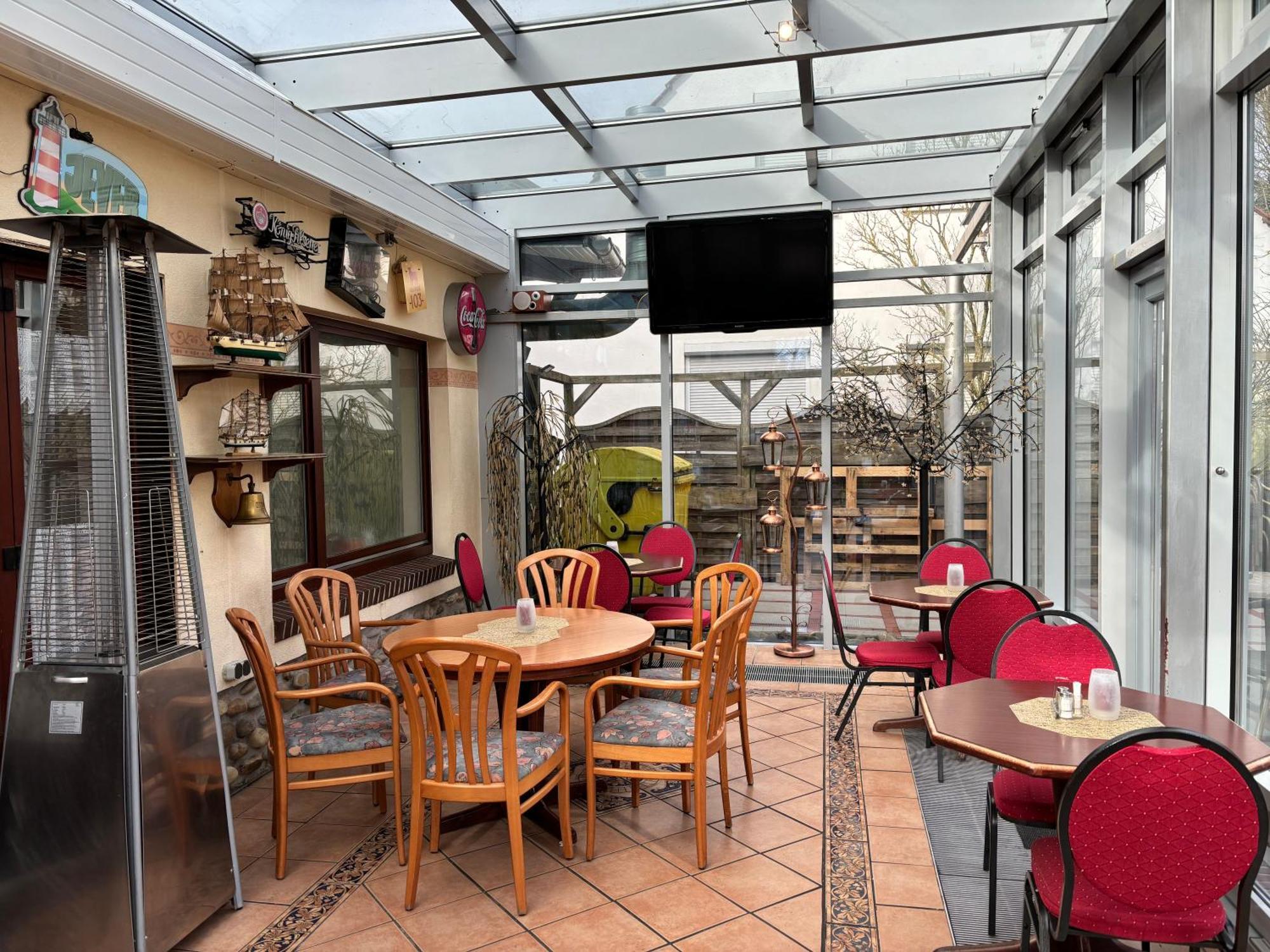 Hotel-Restaurant Cafe Caro Carolinensiel Exteriör bild